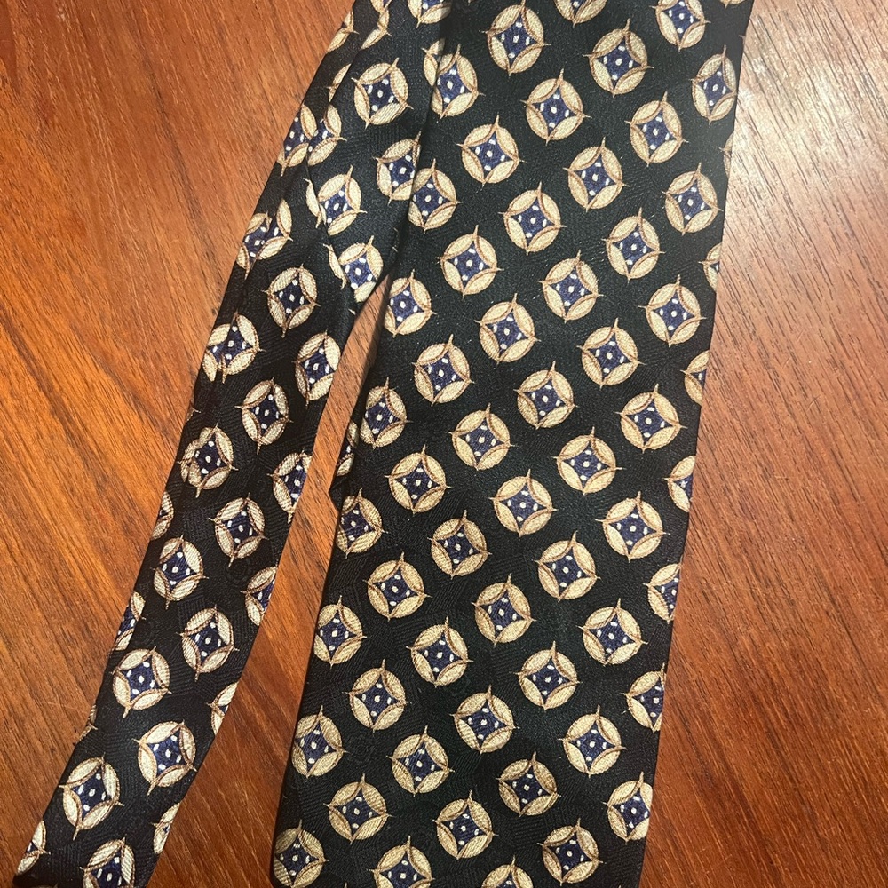 Silk Black Patterned Tie - Picture 4 of 6